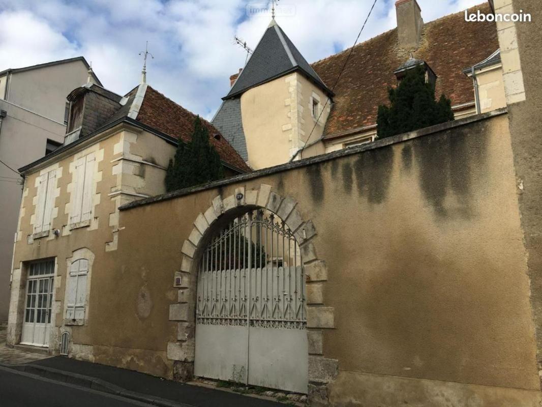 Апарт отель Le Logis De Saint Cyr Исудён Экстерьер фото