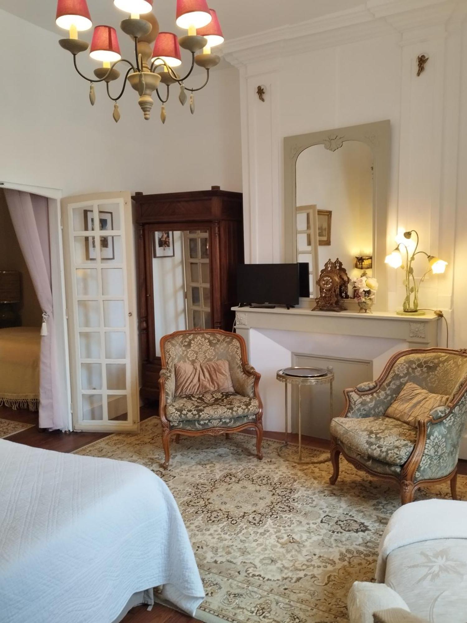 Апарт отель Le Logis De Saint Cyr Исудён Экстерьер фото
